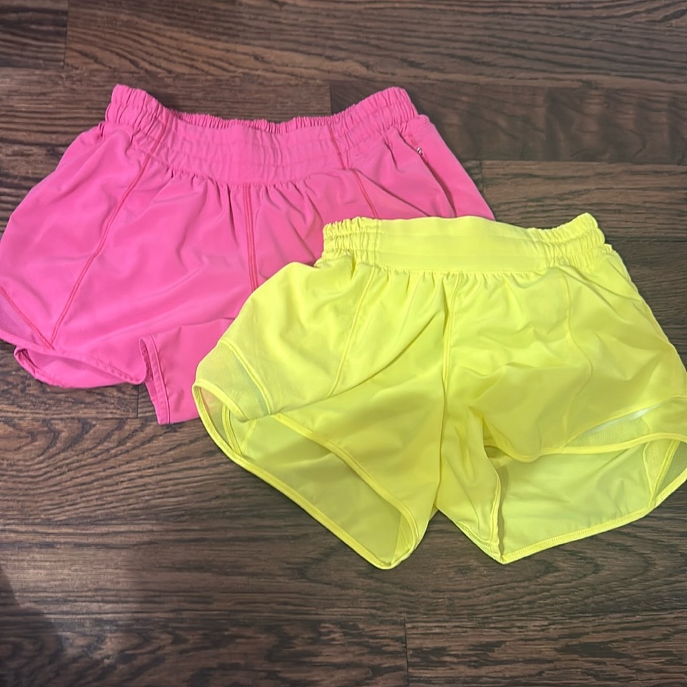 2 Lululemon low rise hotty hot shorts 4'